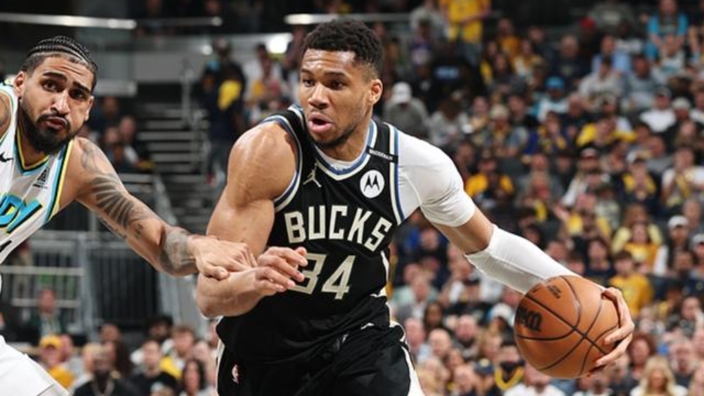 爱游戏官方首页关于字母哥连续十五场比赛得分超过绝杀，公牛挑战极限！的信息